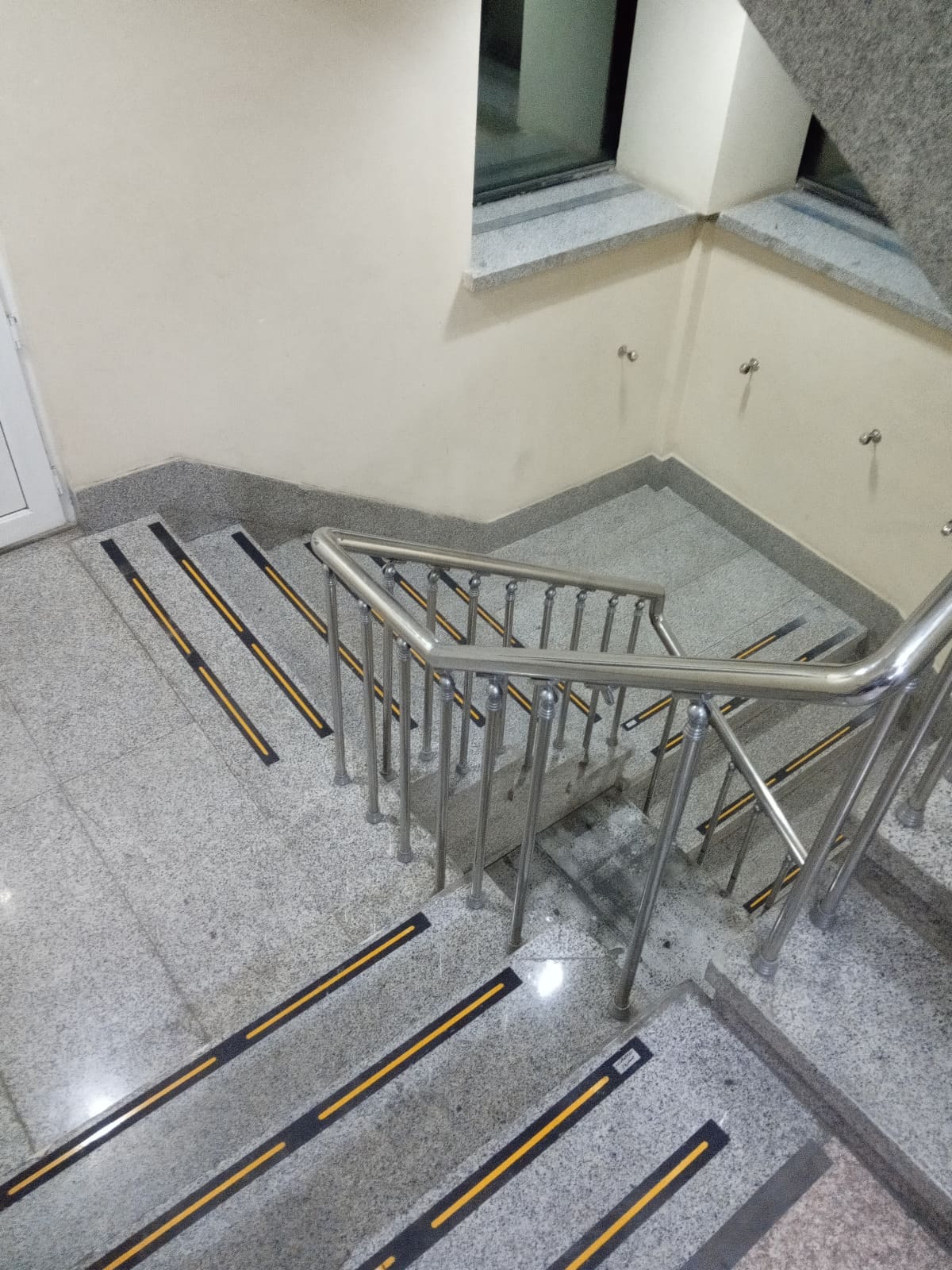 ترمز پله کم‌بینایان